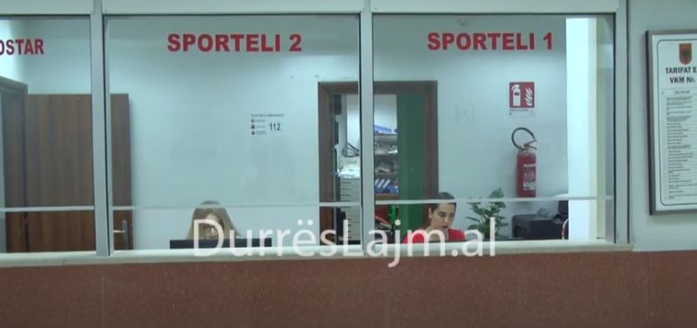 Familjarët e punonjëses te Kadastra e Durrësit pozitivë me koronavirus, kolegët vihen në alarm