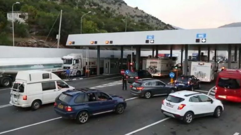 Shqipëria kaloi limitin e personave aktivë, Mali i Zi mbyll kufirin