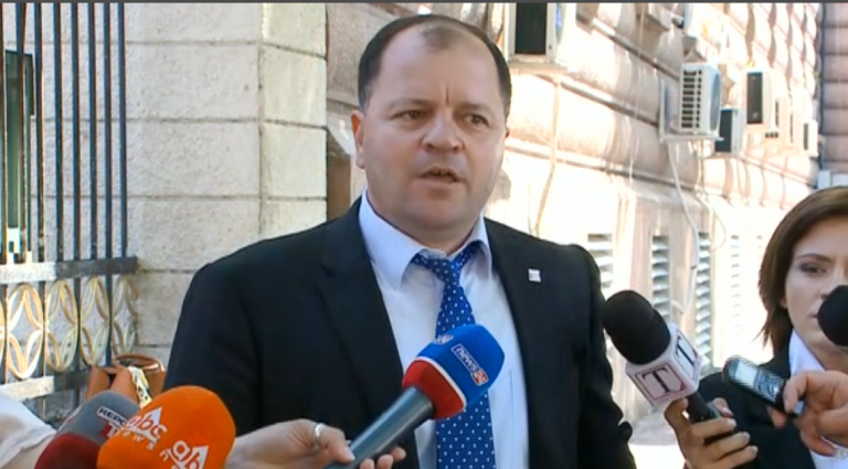 “E di ai dhelprën me dy koka”, Maliqi shpërthen ndaj Ramës: Do ta nxjerr lakuriq siç është, u hapën letrat