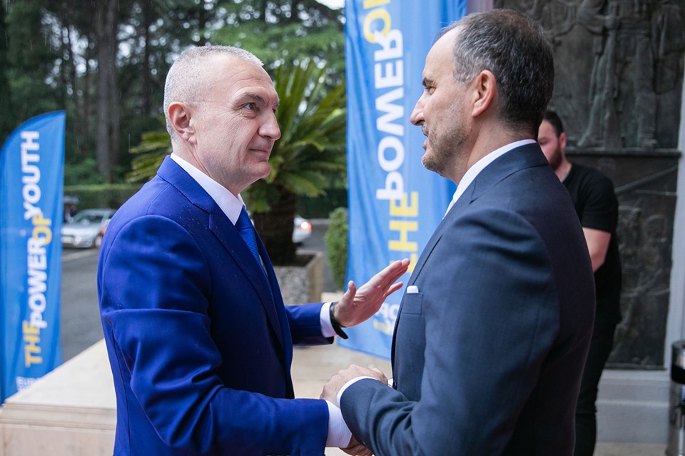 “8 qershori po afron, mesazhi i BE është i qartë”, ambasadori Soreca shpërndan postimin e Presidentit Meta