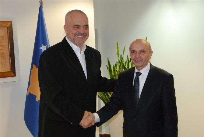 Mustafa pas takimit me Ramën: Ardhja e tij në Prapashticë, shenjë kujdesi dhe nder për familjen time