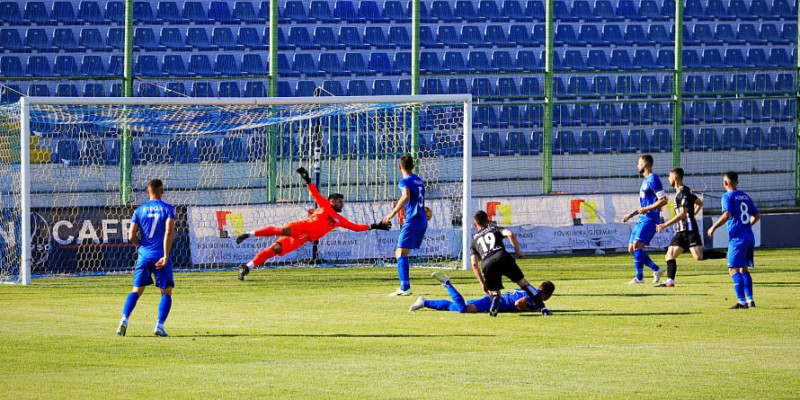 Ndëshkimet me kartona në Laç, Teuta humb mesfushorin Aleksi