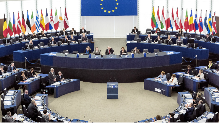 PE reagon për shembjen e teatrit: Të hetohen autorët e dhunës ndaj protestuesve, të mbrohet trashëgimia kulturore