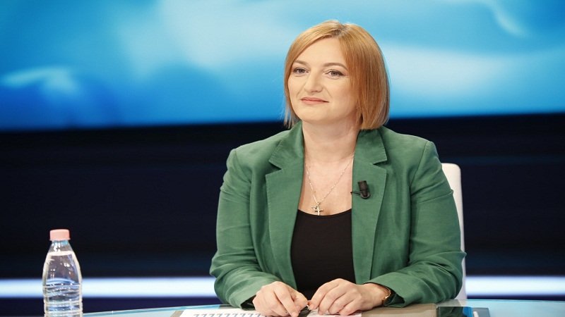 Ministrja Denaj: 7 mijë punonjës nuk kanë marrë pagën e luftës, ja si do të procedohet