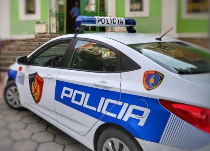 Arrestohet 34-vjeçari, plagosi një person dhe nënën e tij të moshuar
