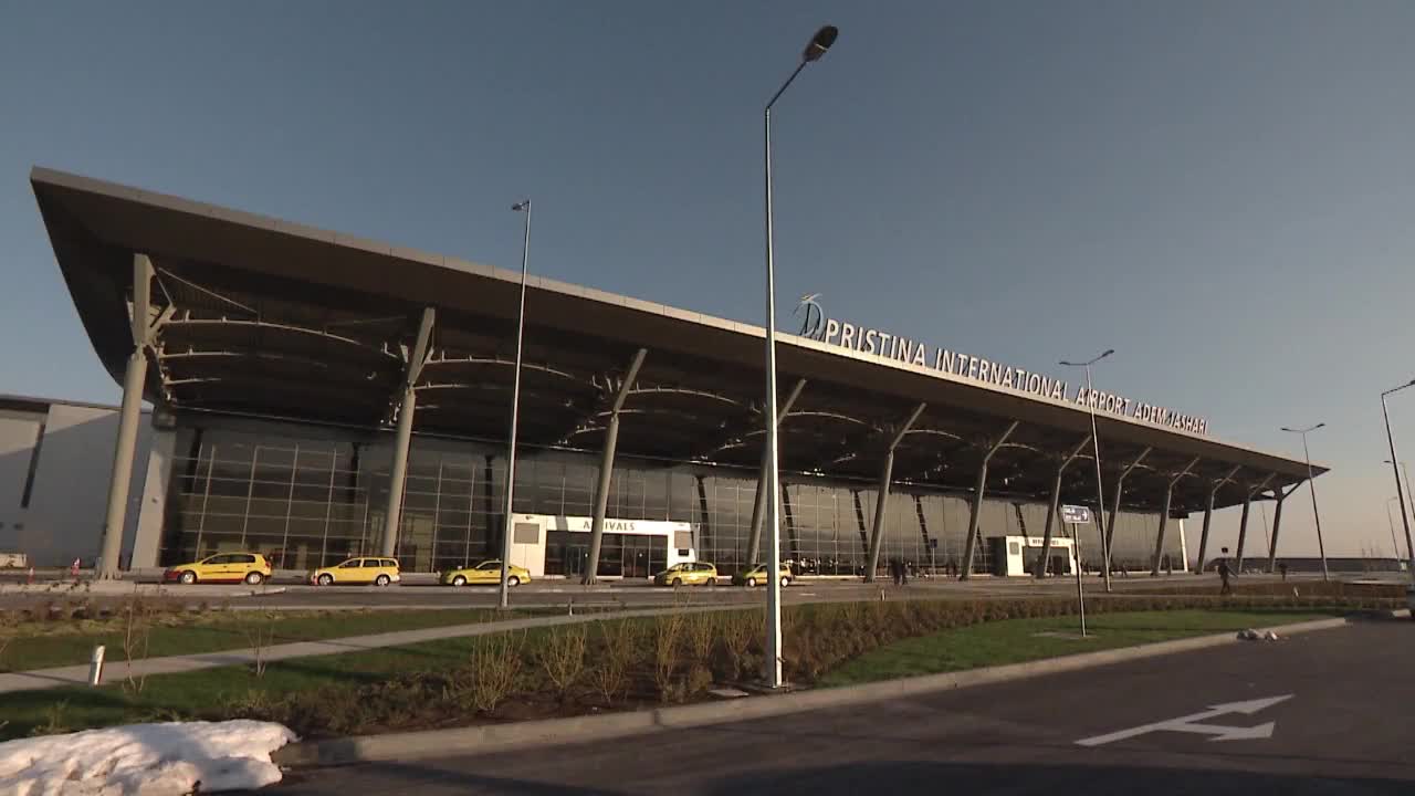 Anulohen sërish fluturimet në Aeroportin e Prishtinës