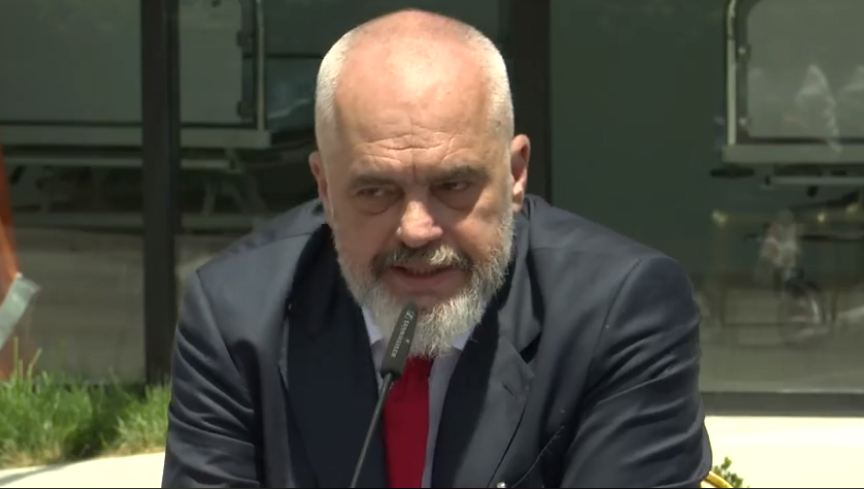 Spitali COVID-4 gati, Rama batuta me gazetarët: U desh koronavirusi për të kuptuar se nuk bëjmë dot pa njëri-tjetrin