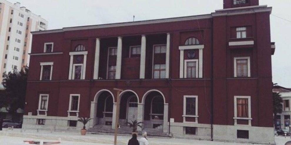 Nesër mbledhje e jashtëzakonshme e KB Durrës, miratohet lista me 6257 qytetarë që do të përfitojnë grantin e rindërtimit