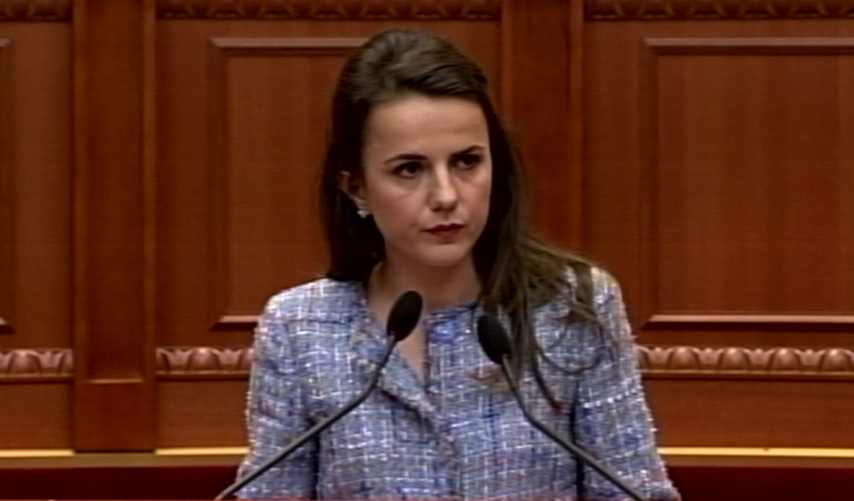 KPK i shkarkoi të ëmën/ Rudina Hajdari: Ishte një përgjigje për ata që thonë se ndenja në Kuvend për ta mbrojtur