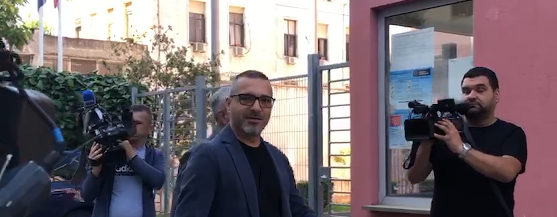 “Kështu e hanë të gjithë”, Tahiri i buzëqeshur mesazh të koduar para vendimit në Apel