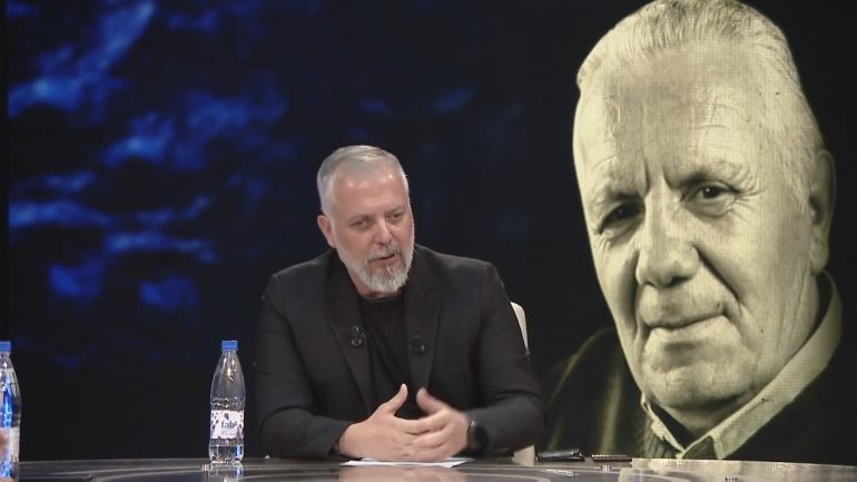 Momenti kur Sokol Balla jep live lajmin e hidhur për të atin: Nuk ishte një emision i lehtë për mua (VIDEO)