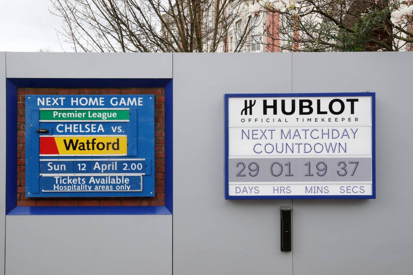 Stadiumet pa tifozë, klubet e Premier Ligës mendojnë një zgjidhje interesante për të krijuar atmosferë gjatë ndeshjeve