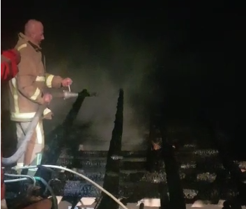 Digjet banesa natën, shpëtojnë familjarët dhe e moshuara në gjumë