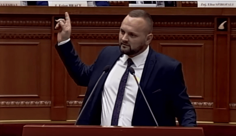 Deputeti kërkon kthimin e dënimit me vdekje: Kush prek fëmijët të varet!