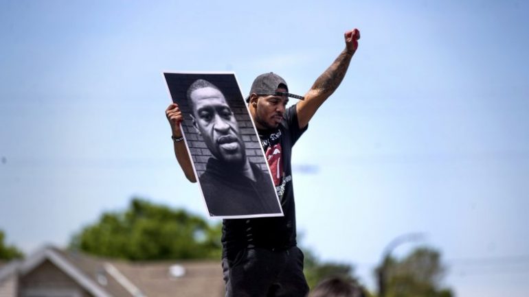 VOA: Vdekja e afro-amerikanit nga forcat e policisë në Atlanta, ndez më tej trazirat kundër racizmit në SHBA