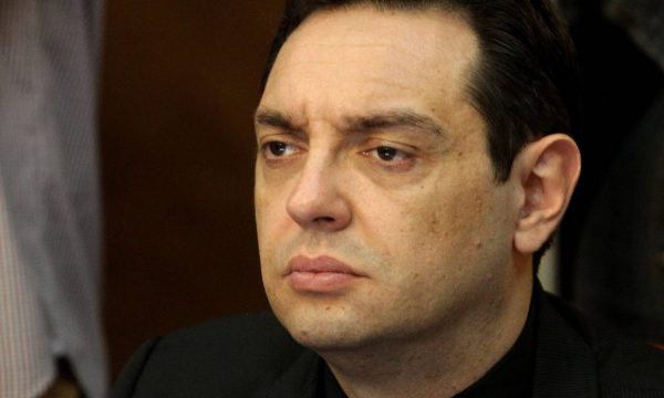 Koronavirusi prek politikanët e lartë serbë, dalin pozitivë Gjuriç, kryeparlamentarja dhe ministri i Mbrojtjes