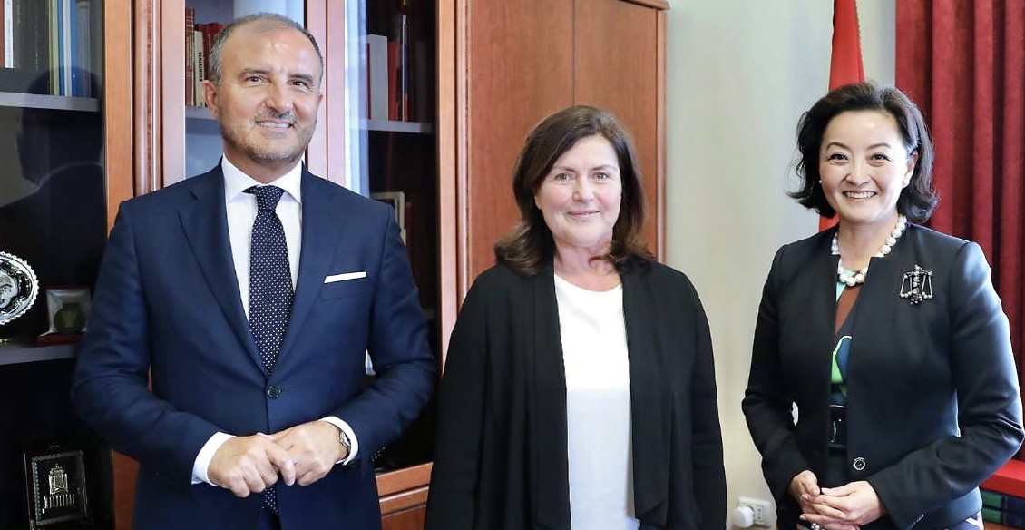 Gjykata Kushtetuese, ambasadorja Kim: Koha që institucionet të ngrihen dhe të tregohet pavarësi e integritet