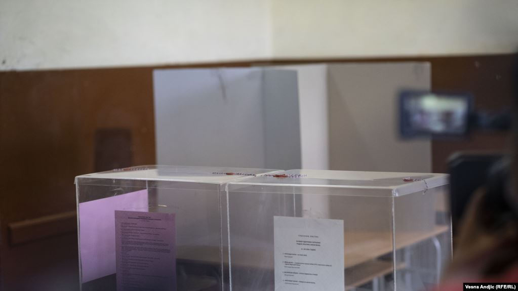 Përfundon procesi i votimit në Serbi