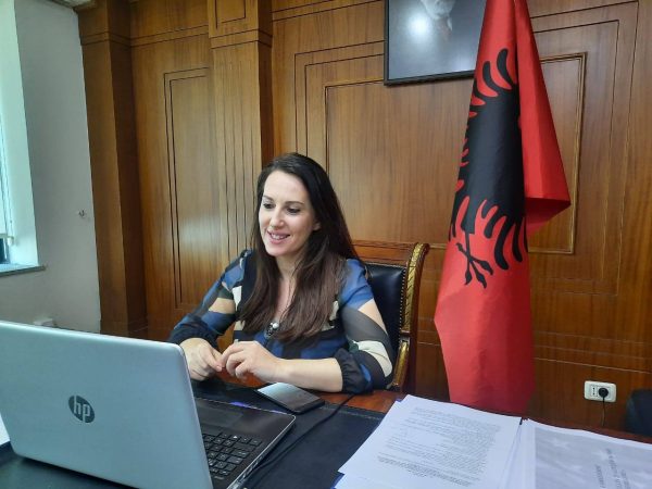 Zv.ministrja e Drejtësisë jep dorëheqjen pas 17 muajsh: Edhe pse është mjaft e vështirë…