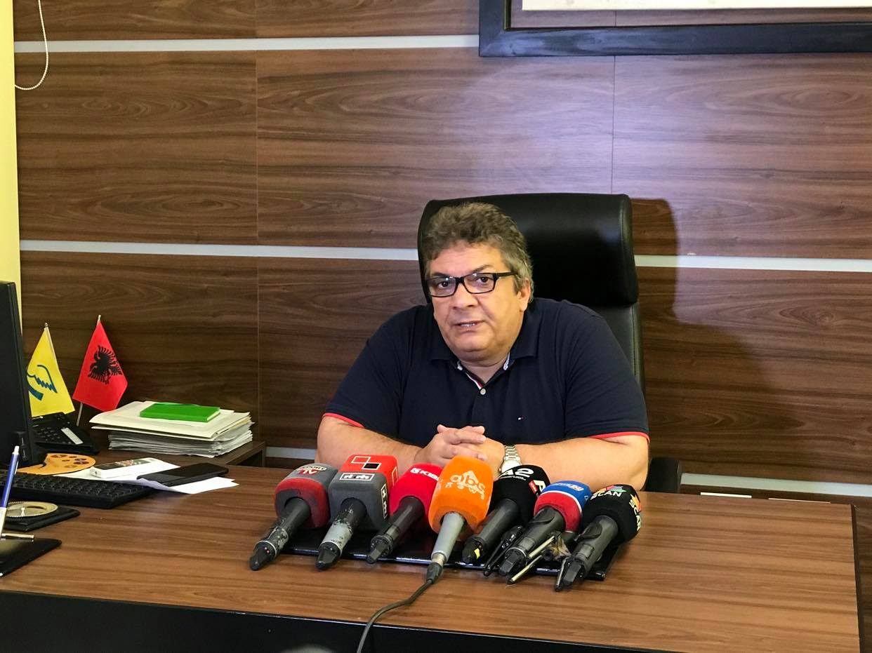 Covid-19/ Posta Shqiptare apelon pensionistët: Shmangni radhët, aplikoni për pensionin në shtëpi