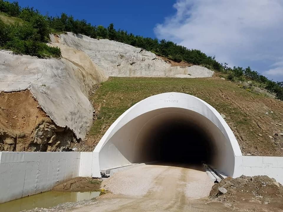 Rama publikon fotot nga aksi Qukës-Qafë Pllocë: Në një tjetër rrugë të lënë rrugëve, projekti i lënë në letra bakalli