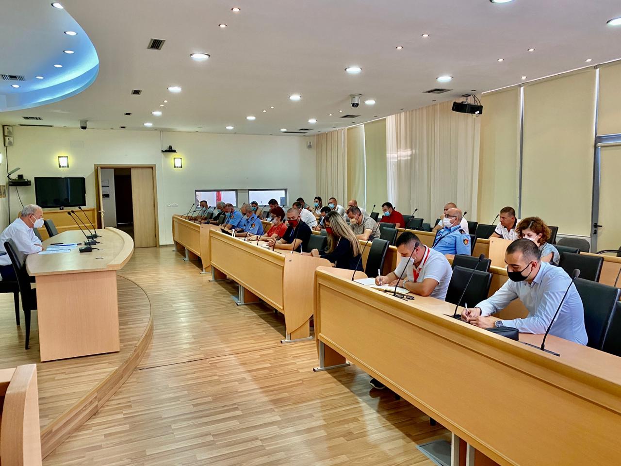 Durrës, zhvillohet mbledhja II e Komitetit Rajonal për Zhvillimin e Turizmit – Çfarë kërkoi Prefekti