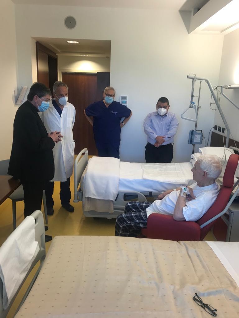 Troshani kalon me sukses ndërhyrjen kirurgjikale, Meta: Zoti e bekoftë Kardinalin tonë të dashur!