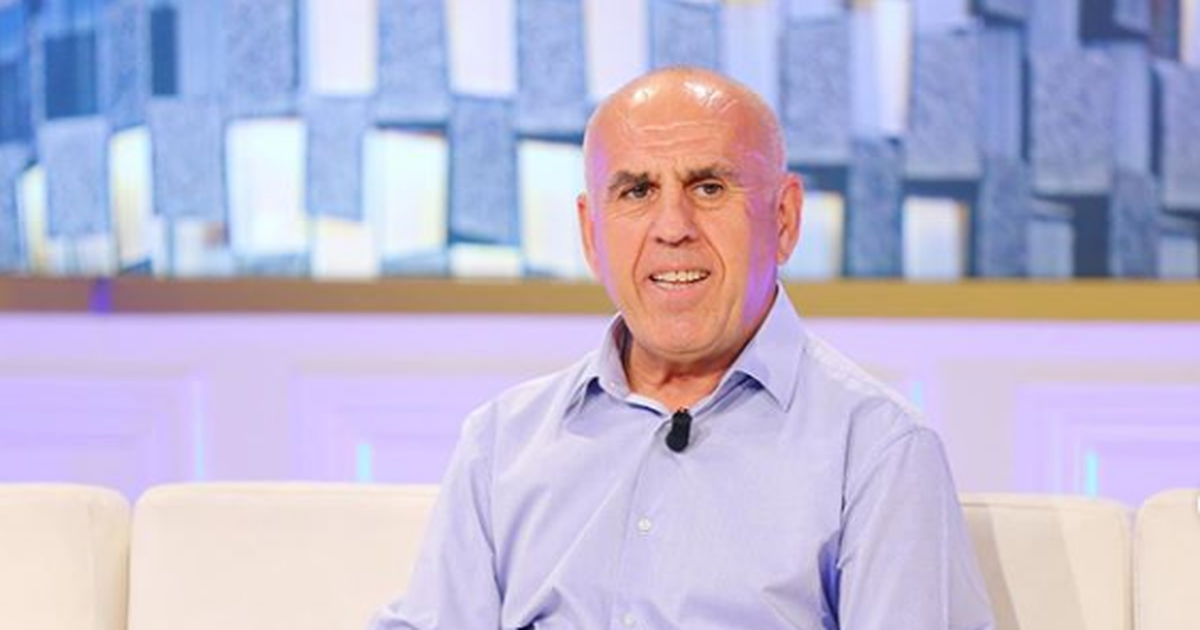 Pëllumb Pipero zbulon e punën e parë si punëtor në fabrikën e tullave dhe njohjen me gruan