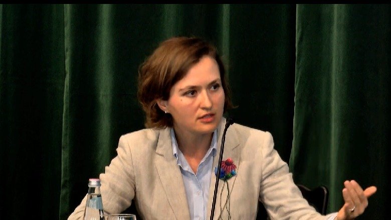 Shahini: Viti i ri shkollor nis më 14 shtator, vijon me mësim online