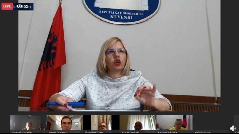 Shtyhet mbledhja e Komisionit të Ligjeve. Opozita tërhiqet nga pragu 5%