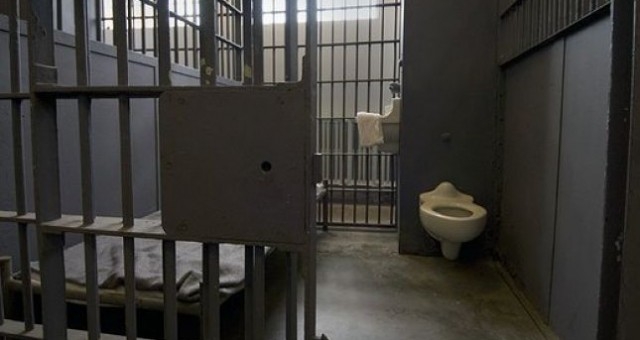 20-vjeçari shqiptar i jep fund jetës në burgun italian