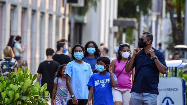 Florida thyen rekordin e rasteve me COVID-19 brenda 24 orësh