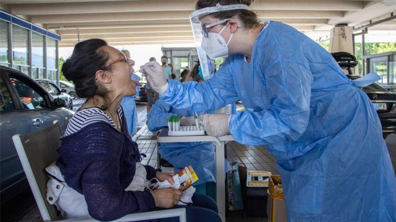 Konfirmohen 50 raste të reja me koronavirus në Greqi