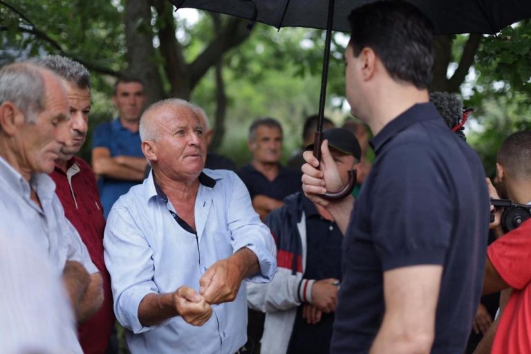 Basha me fermerët në Pogradec: I vetmi vend që s’jep subvencione