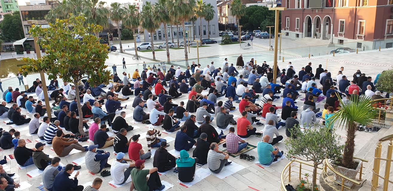 Covid-19/ KMSH merr vendimin për besimtarët myslimanë: Masat që duhet të zbatoni me rigorozitet!
