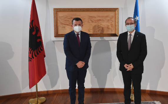 Balla në Kosovë, takohet me kryeministrin Avdullah Hoti