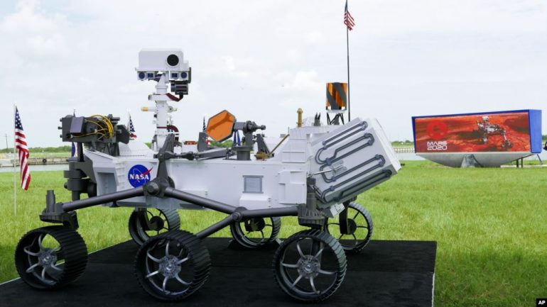 NASA lëshon me sukses drejt Marsit sondën robot