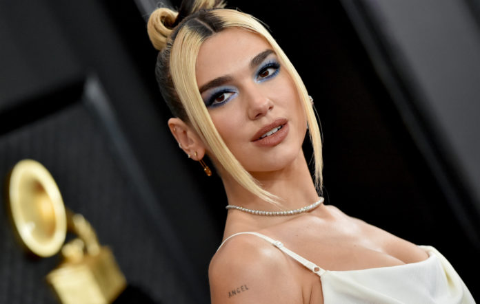 U sulmua se postoi flamurin Autochthonous, Dua Lipa: Nuk kam dashur të nxis urrejtje