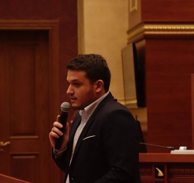 I prekur nga Covid-19/ Deputeti i PS: Virusi i rrezikshëm dhe me pasoja serioze