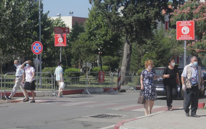 Manastirliu apel rinisë: Në Infektiv, të rinj që po trajtohen për simptoma të rënda nga COVID-19