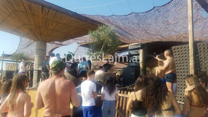 Rinia e Durrësit harron koronavirusin! Për Ledri Vulën të gjithë thyen sot masat (VIDEO+FOTO)