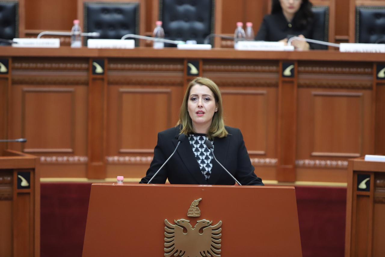 “S’do të izolohemi”, Manastirliu: Në spital ka pacientë të intubuar të moshave të reja