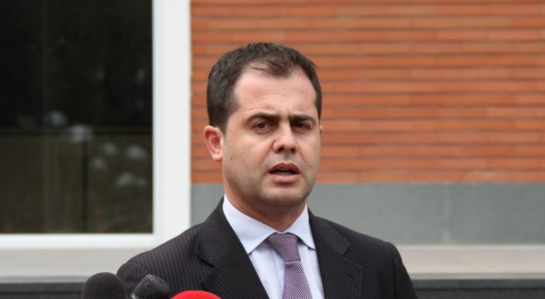 Bylykbashi: Vetëm Rama është i aftë të bëjë një marrëveshje për të prishur një tjetër