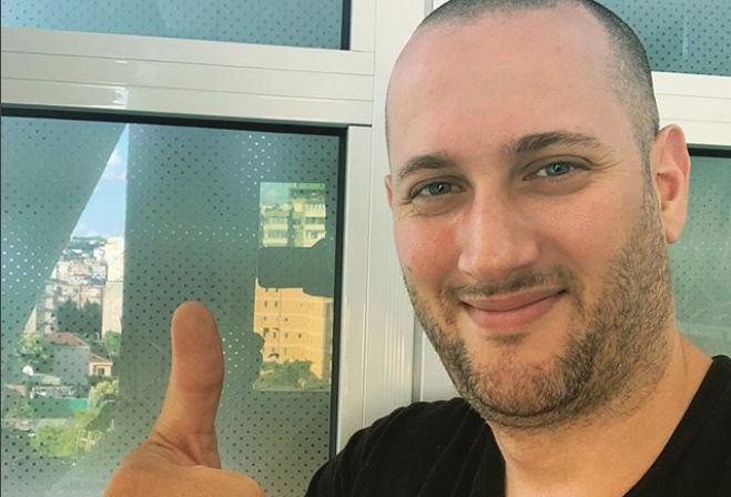 Qeveria ndaloi muzikën, Flor Binaj: Notat Do dhe Sol pozitive me Covid-19