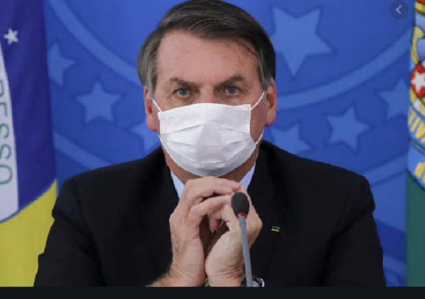 Pozitiv edhe në tamponin e tretë, presidenti brazilian del në rrugë me motor e pa maskë