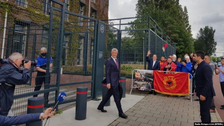 Presidenti Thaçi niset drejt Kosovës, të shtunën në mbrëmje flet për Hagën