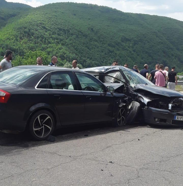 Tre automjete përplasen në aksin Bulqizë-Peshkopi, disa të plagosur