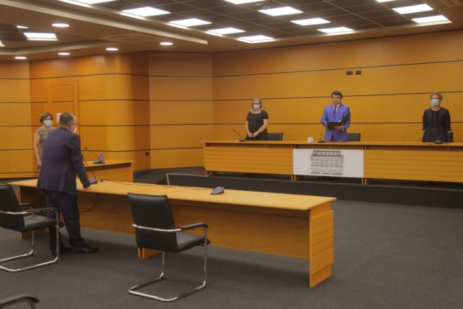 Pasuria ‘djeg’ gjyqtarin e Tiranës, KPK shkarkon nga detyra Niko Rapin