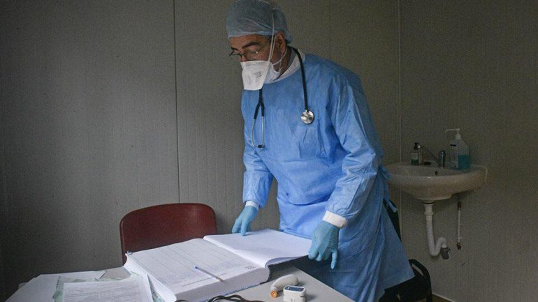 Konfirmohen 26 raste të reja me koronavirus në Greqi