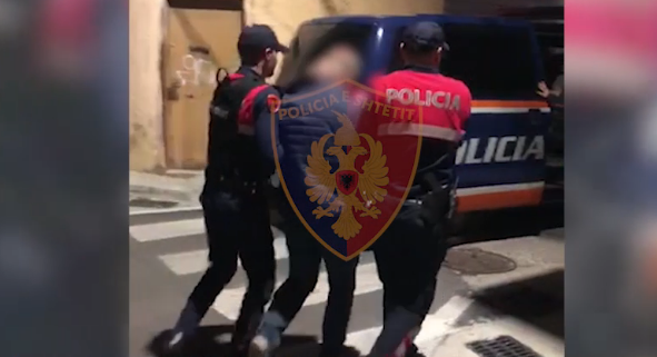 Rrahu dhe hodhi nga kati i dytë ish-bashkëshorten, prangoset 47-vjeçari